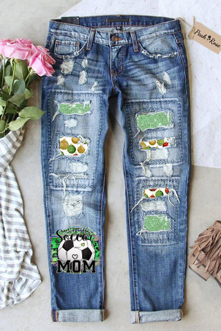 Zerrissene Jeans mit Fußball-Mom-Print