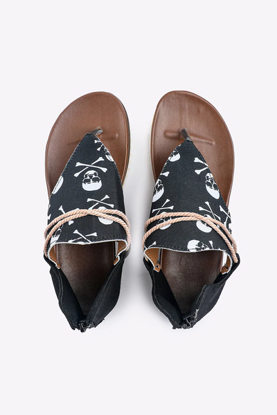 Skull Print Clip Toe Flat Sandals