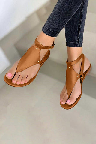 Rivet Soled Flip-Flops Sandal