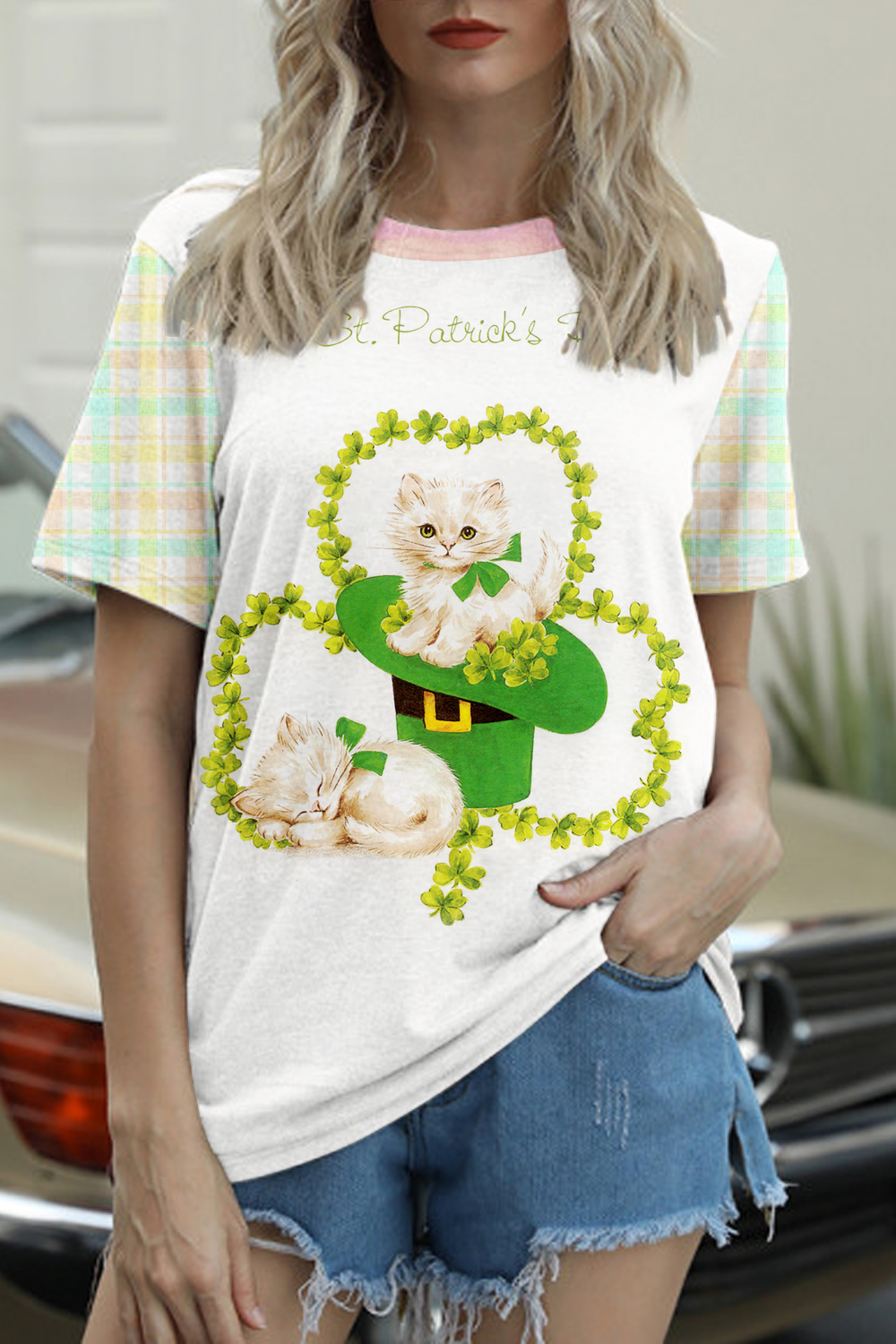 Kitten on St.patricks Day Lucky Shamrock Short-sleeved T-shirt Top
