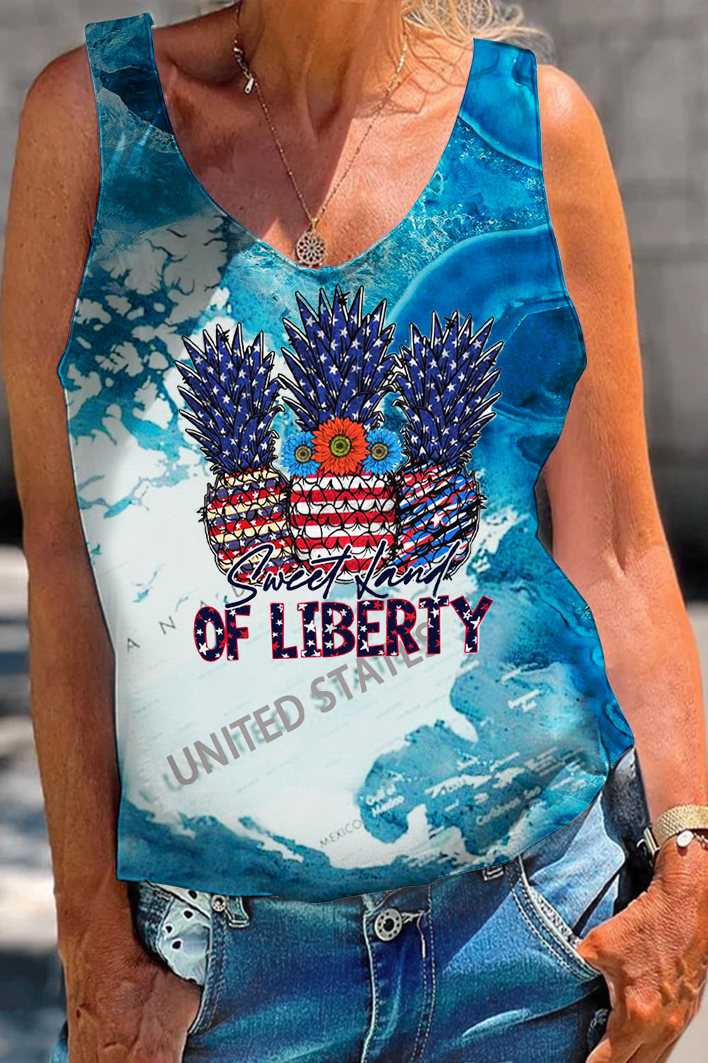 Sea Waves Texture Usa Map & American Flag Pineapple For Tropical Vacation Loose V-Neck Tank Top