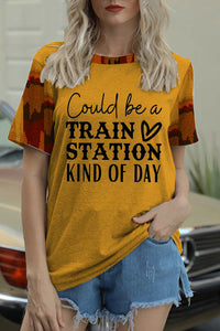 Könnte ein Bahnhof Art of Day Print T-Shirt sein