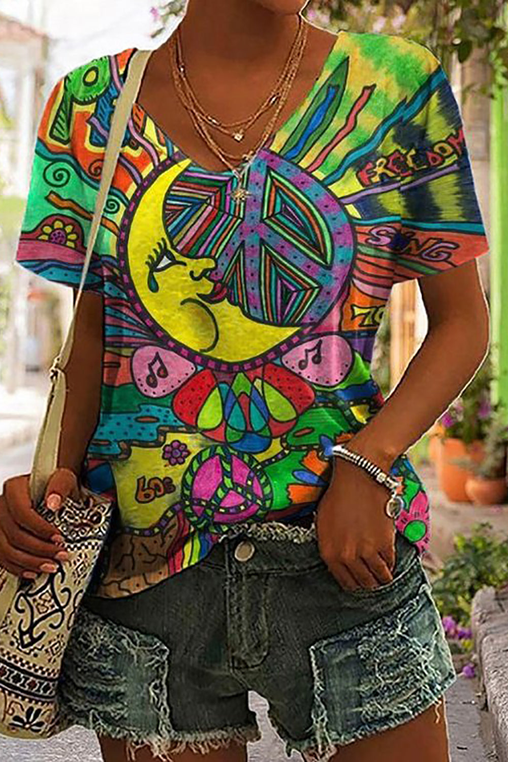 Kurzärmliges T-Shirt mit Hippie-Monddruck