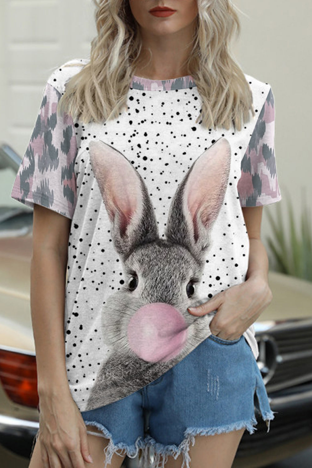 Blowing Bubbles Gray Bunny Pink Leopard Print Round Neck T-shirt